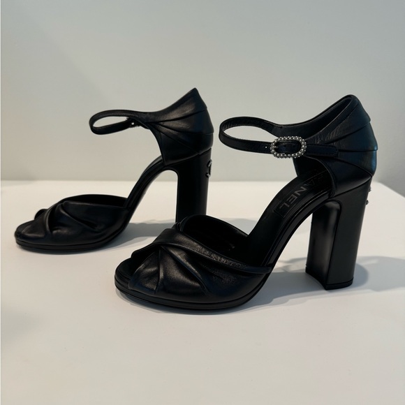 Brand NWT Chanel Heels - Picture 5 of 15
